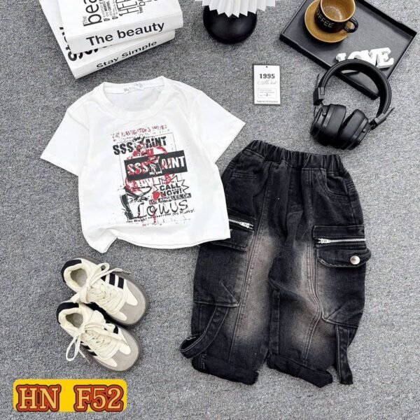 Kids' Graphic T-Shirt & Multi-Pocket Cargo Jean