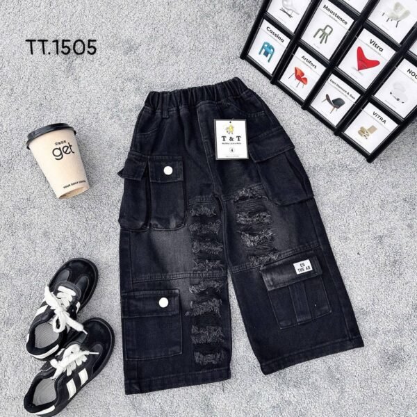 Stylish denim cargo
